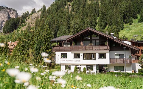 Garni Hotel im Sommer